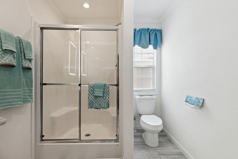 Amica bathroom home features