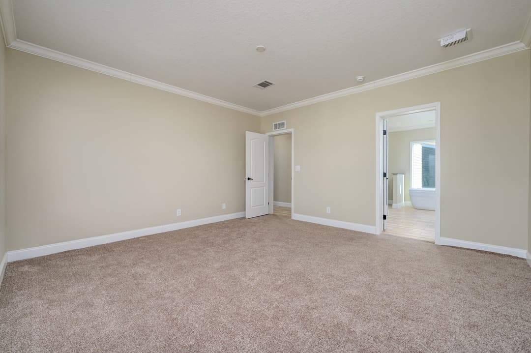 Big mullet bedroom home features