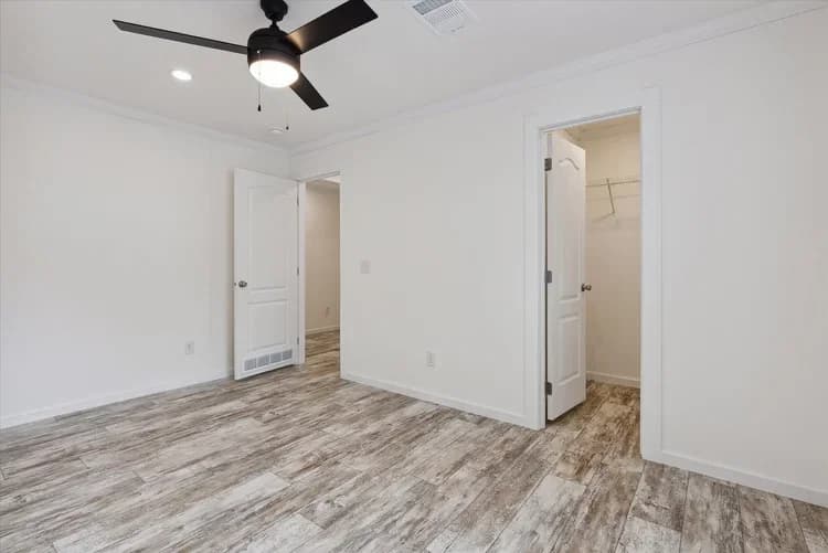 Levi bedroom home features