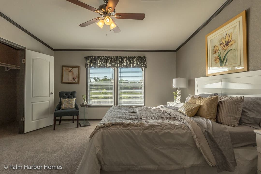 Carrington 30744c interior home features