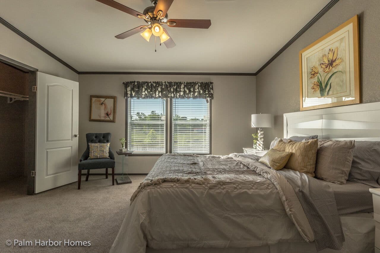 Carrington 30744c interior home features