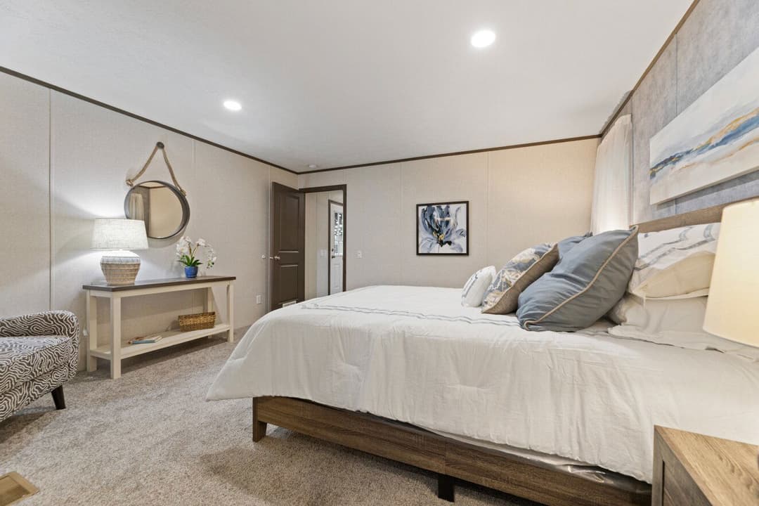 Eastman 24530 bedroom home features