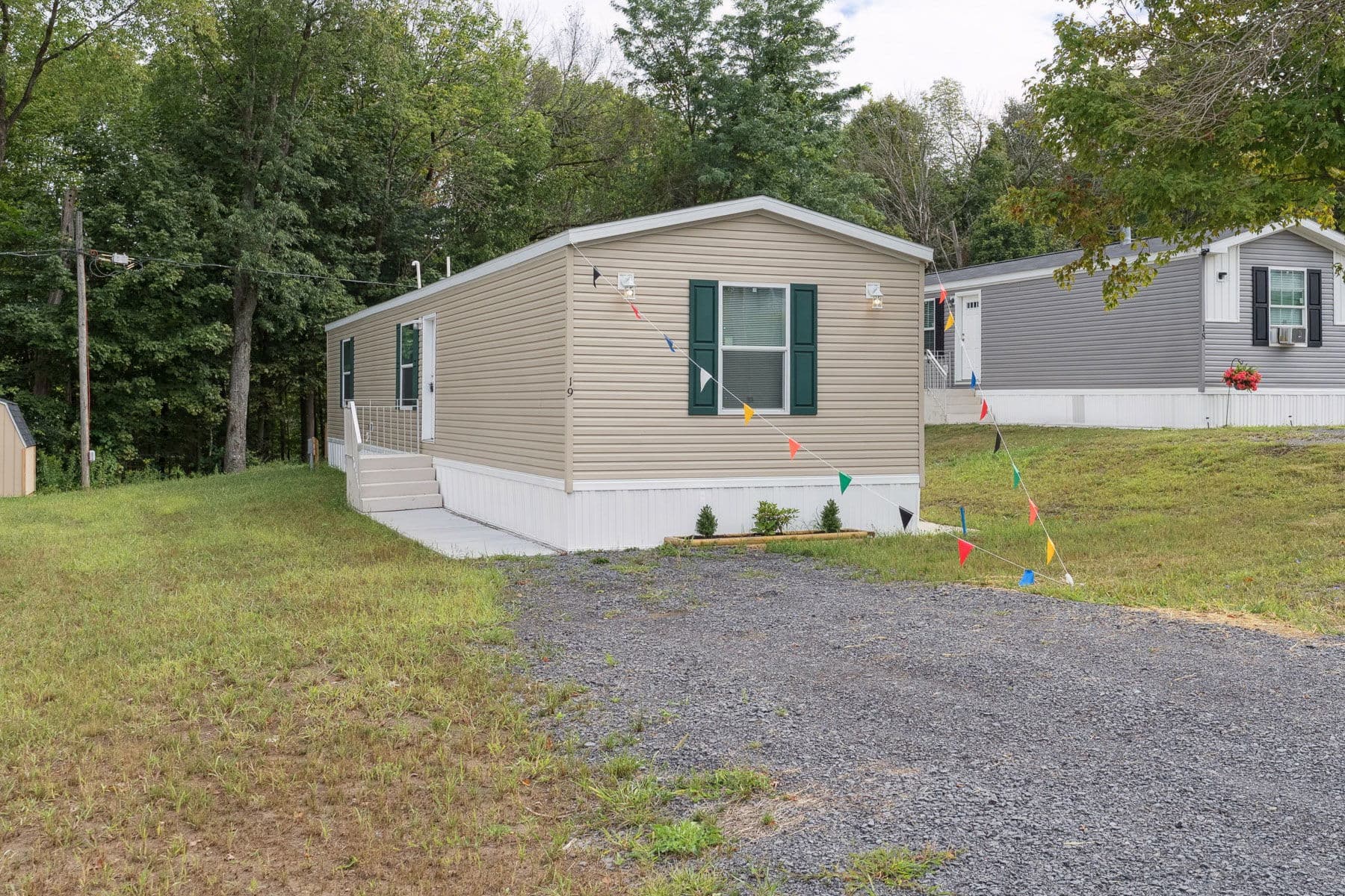 Achiever 6902 elevation home features