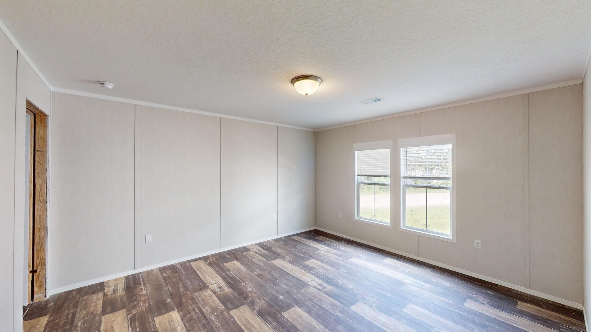 Arc3280-7501 bedroom home features