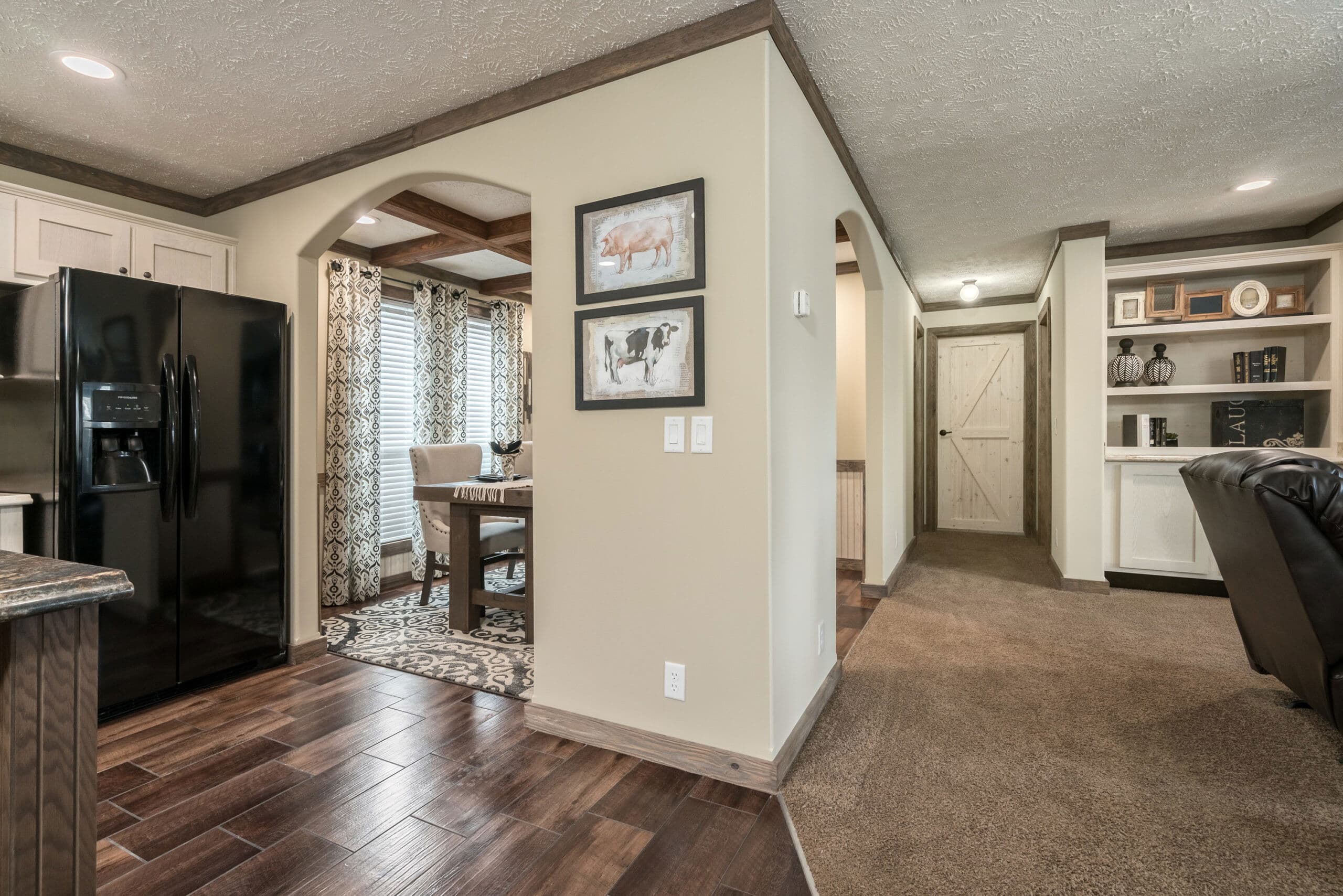 Kb-3242 interior home features