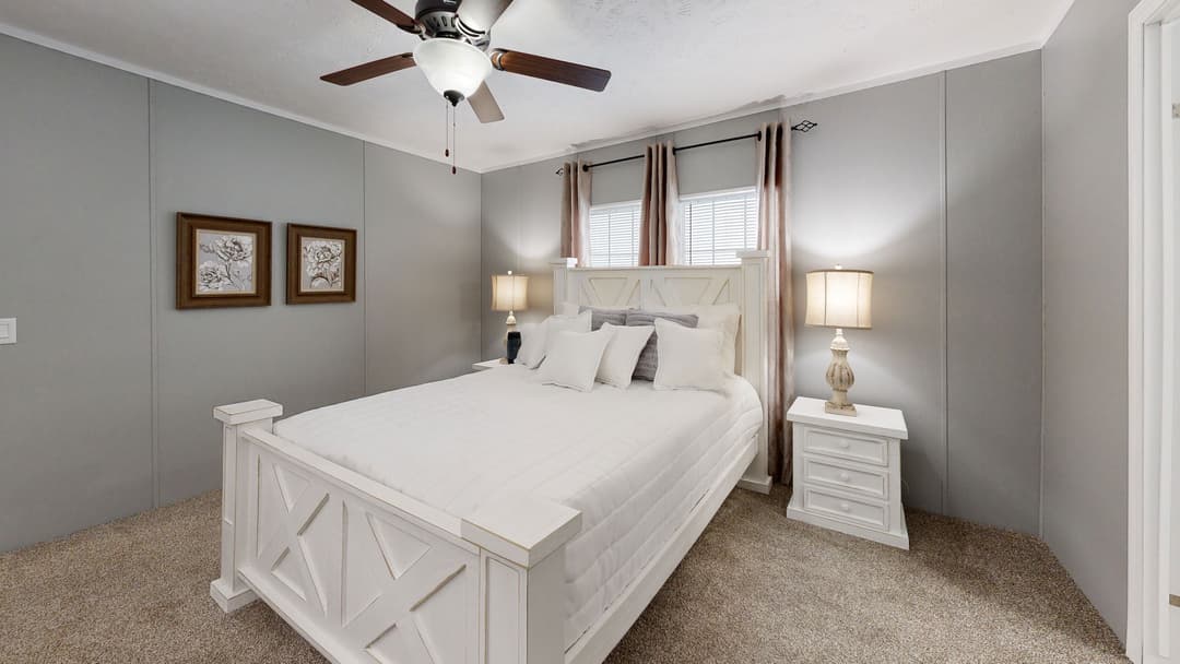 Md-50-32 bedroom home features