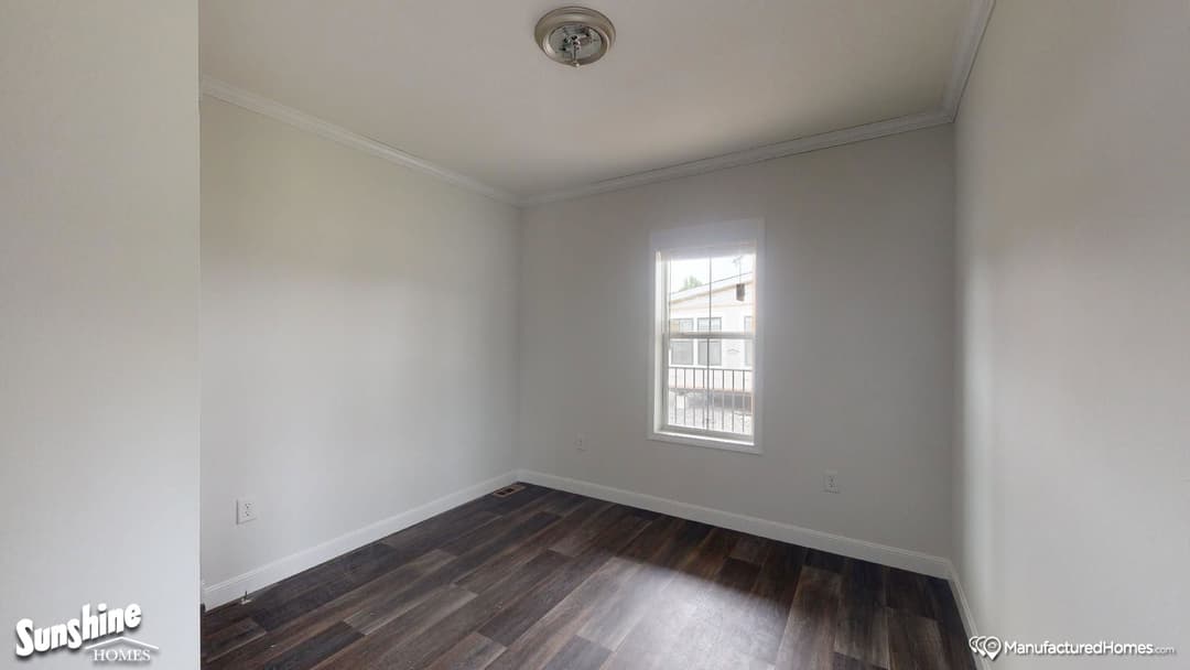 Pri1670-1005 bedroom home features