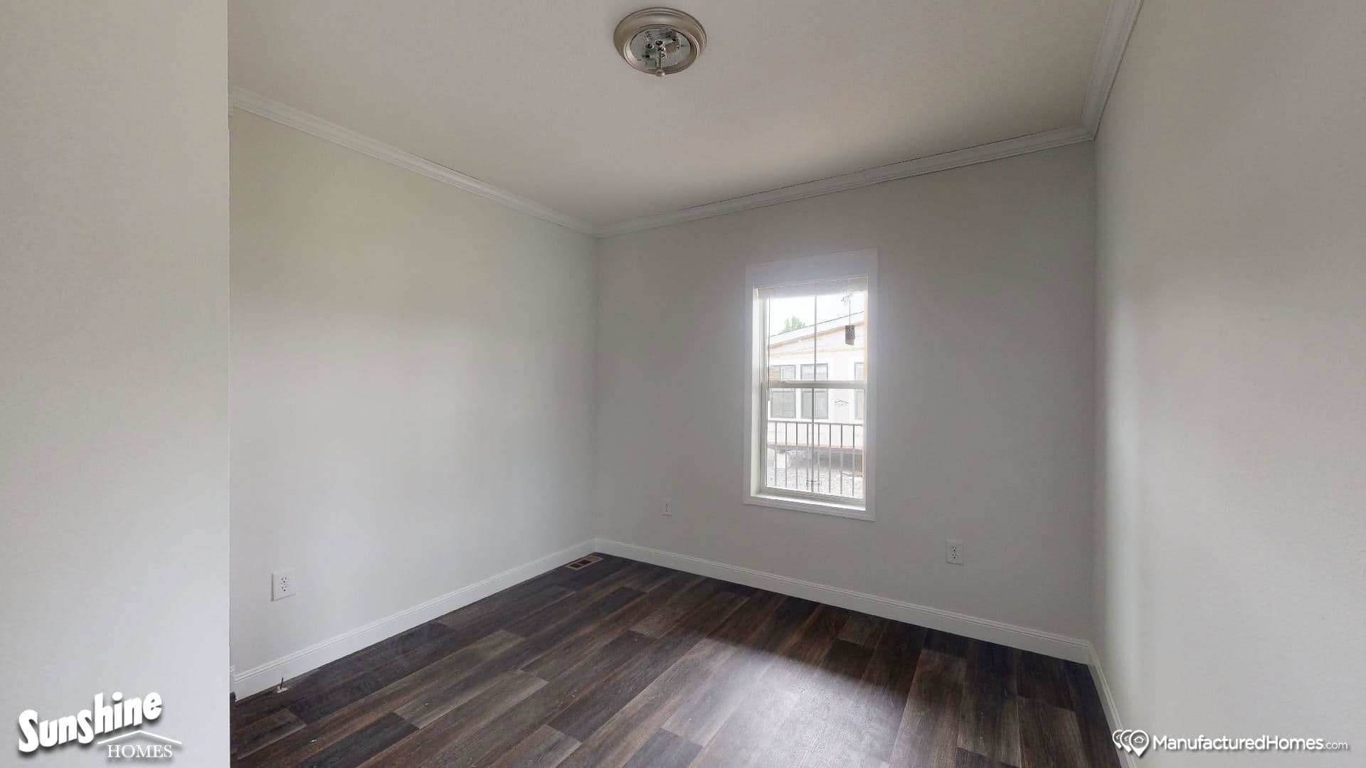 Pri1670-1005 bedroom home features