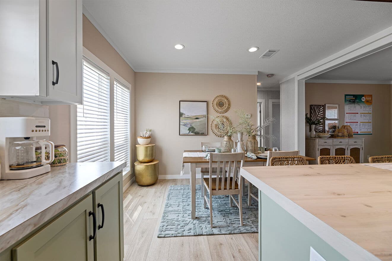 Sheridan 52 28523s interior home features