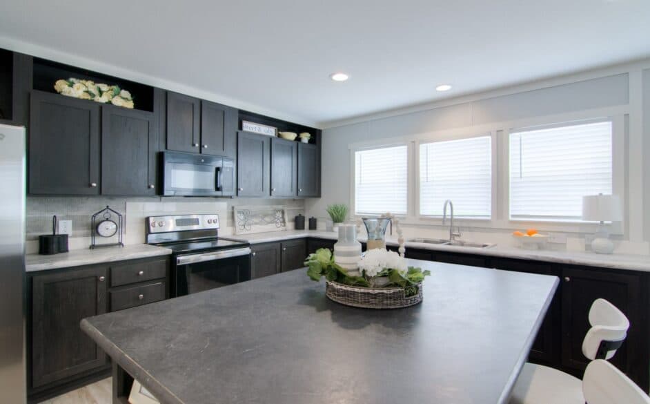 Bandera 3356 kitchen home features