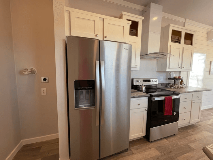 Hummingbird kitchen home features