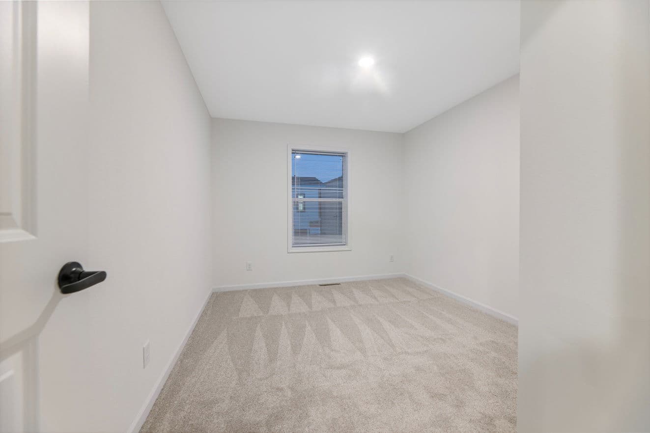 The mille lacs 184051 bedroom home features