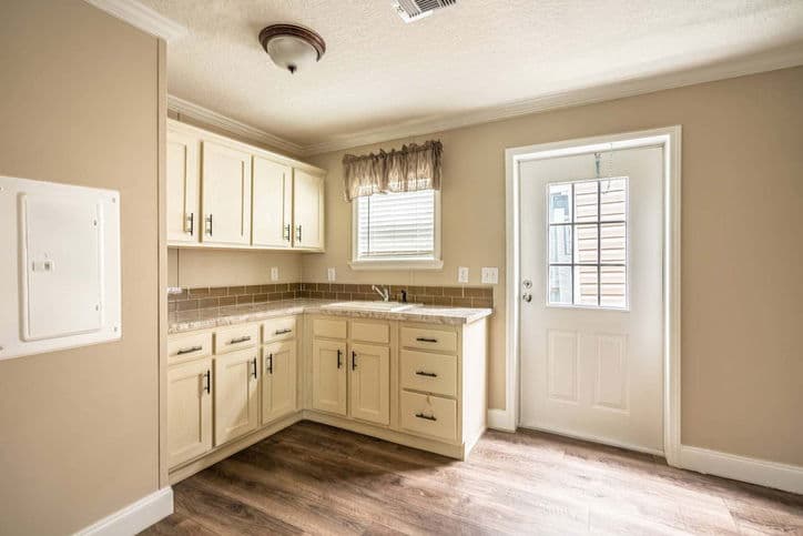 Boho 32764n interior home features