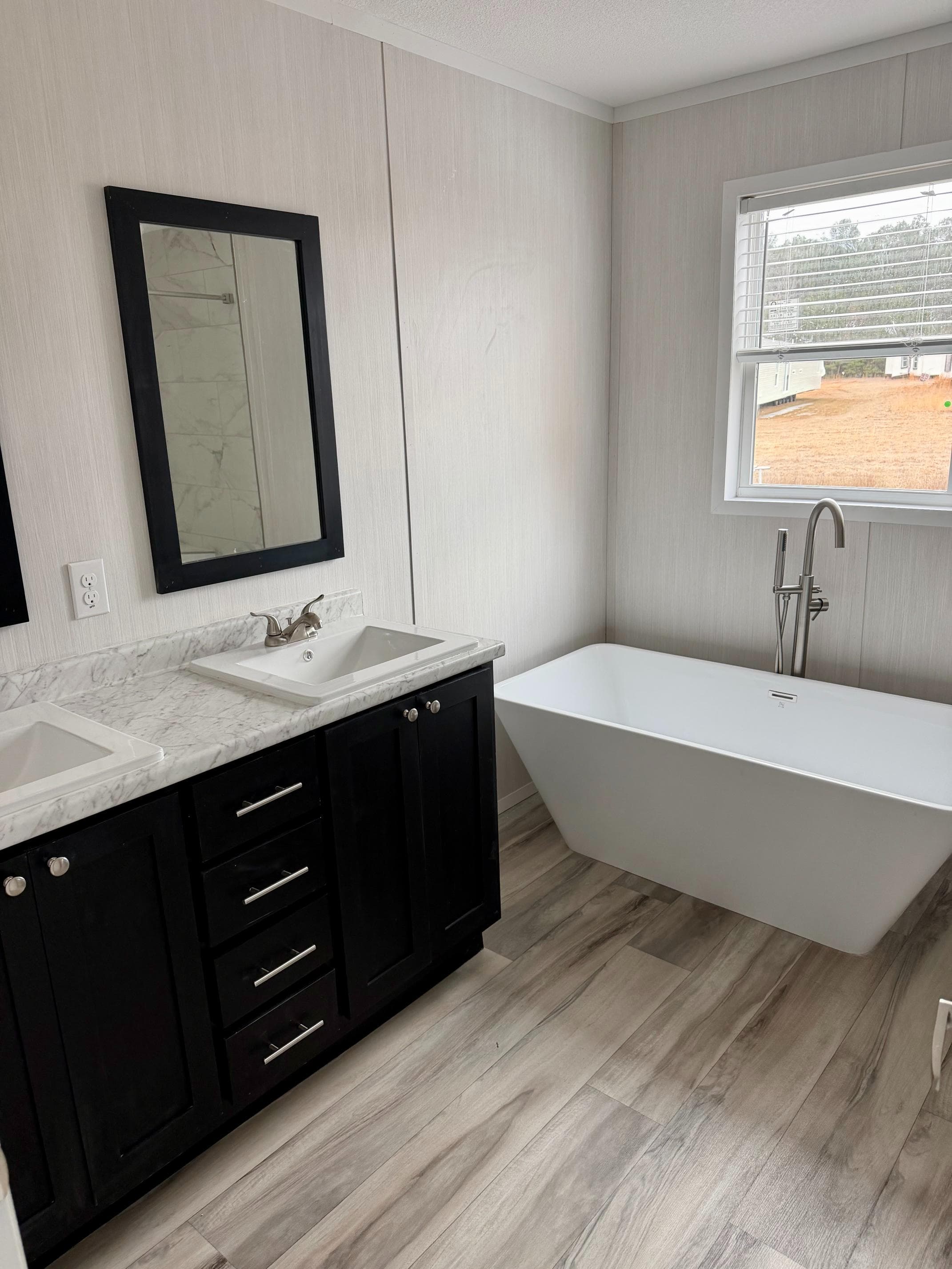 The andrew 80 bathroom home features