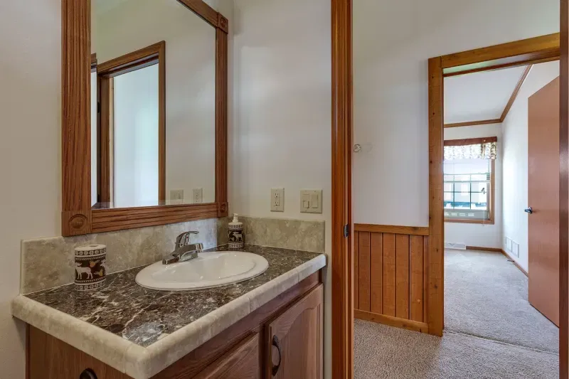 Lexington a236 bathroom home features