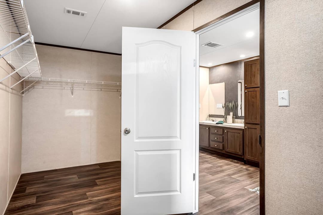 Nm3256f interior home features