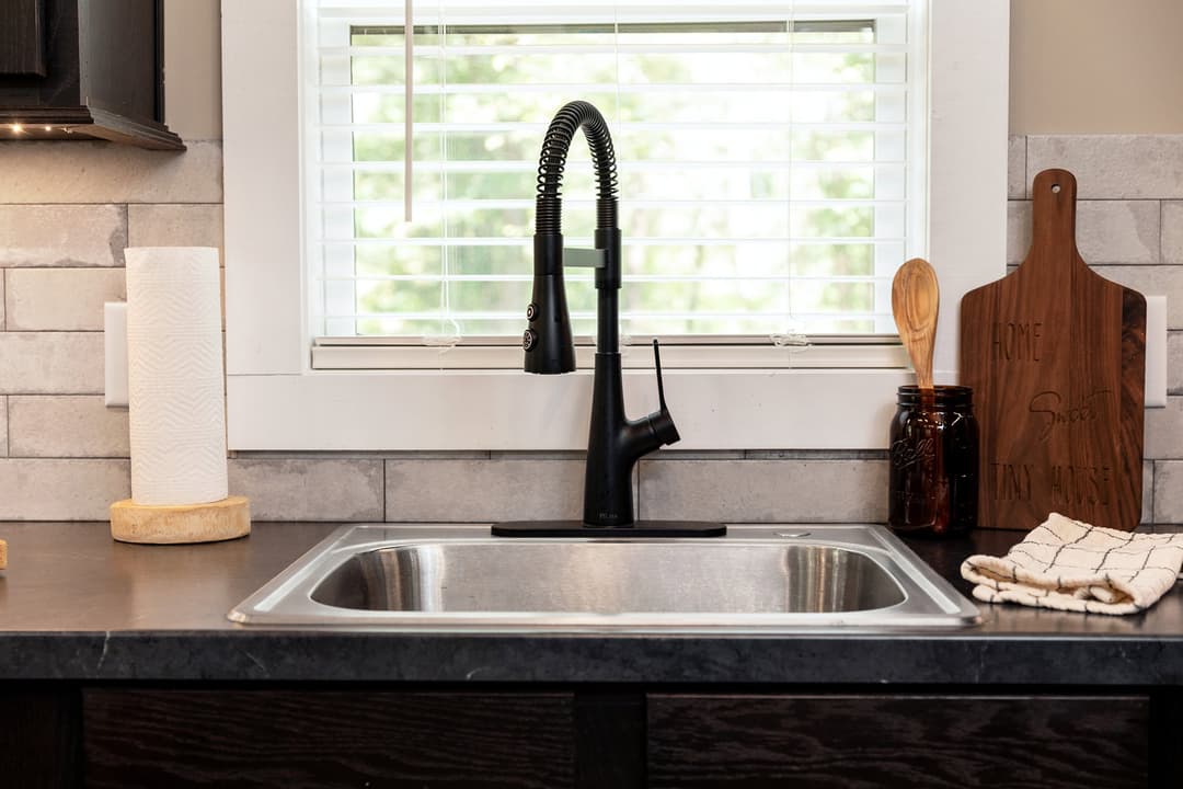 Swayback kitchen home features