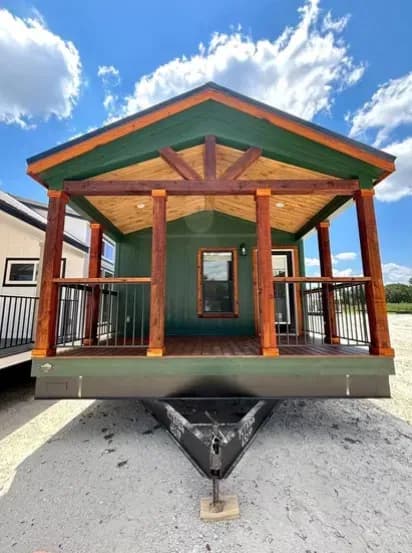 Single-wides hero and exterior home features