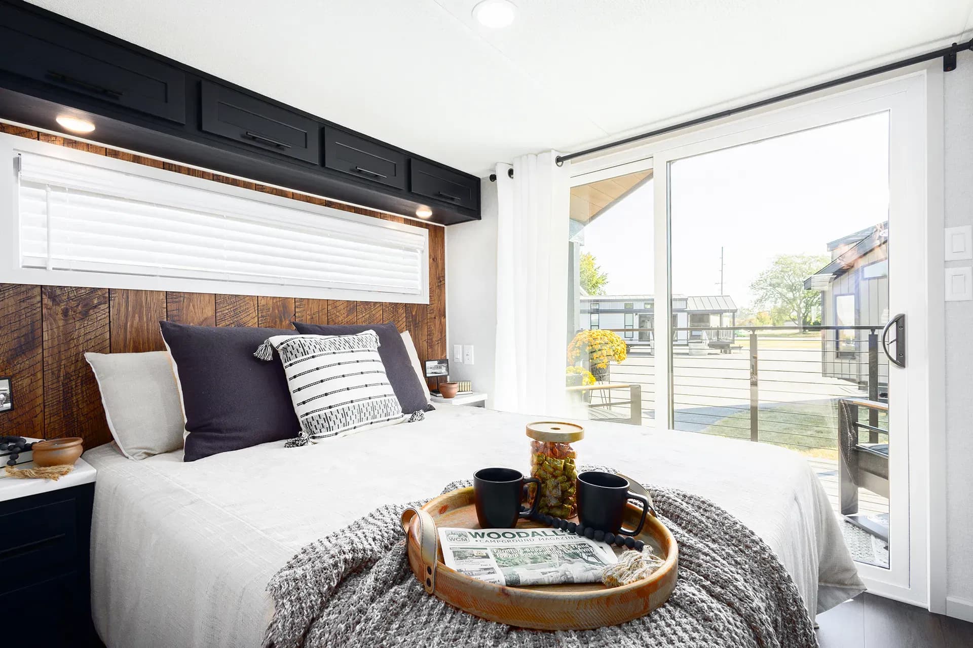 Eldorado 9033 bedroom home features