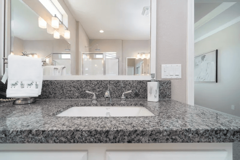 Sunset ridge-k583g bathroom home features