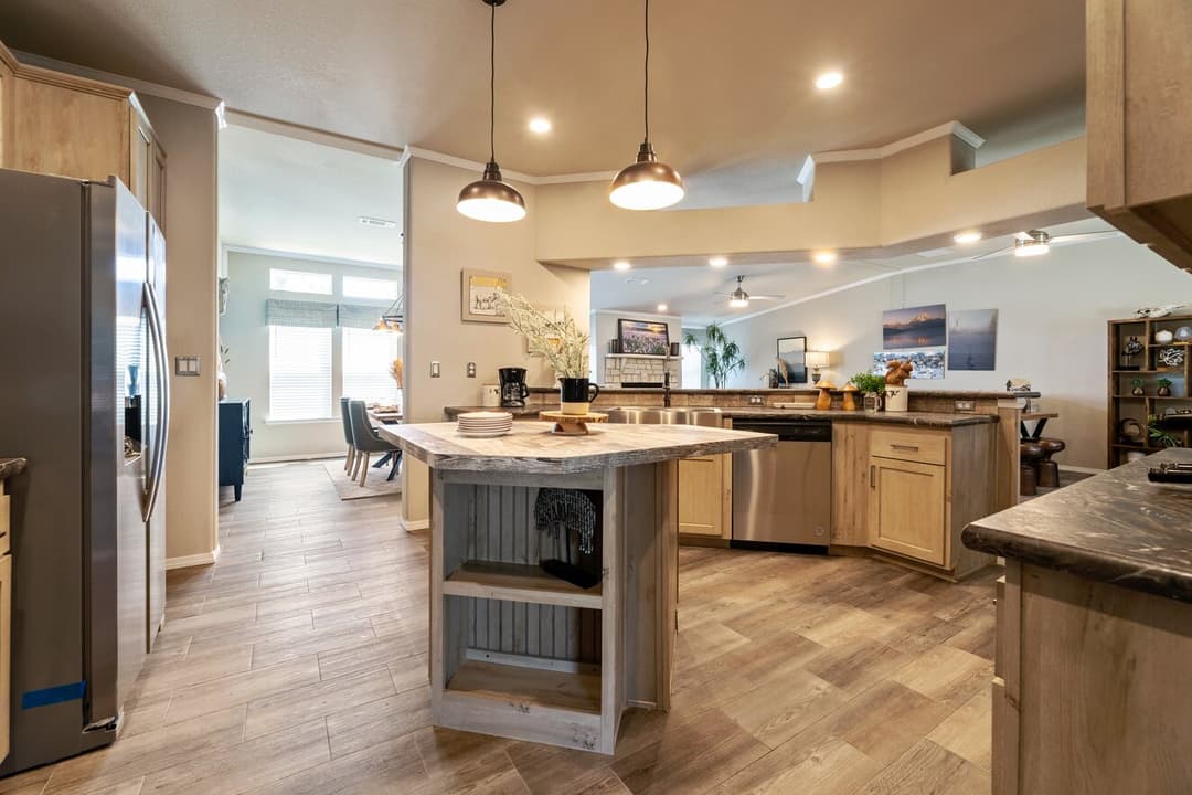 Hacienda 41604a kitchen home features