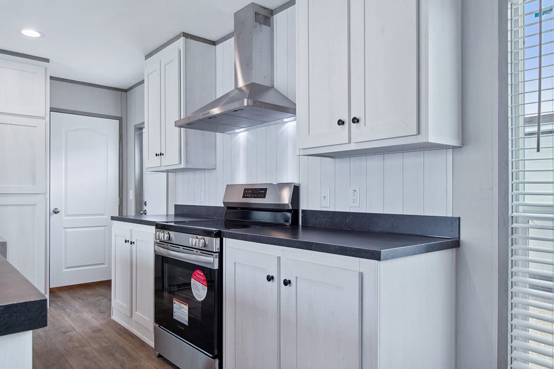 Resolution 16682x kitchen home features