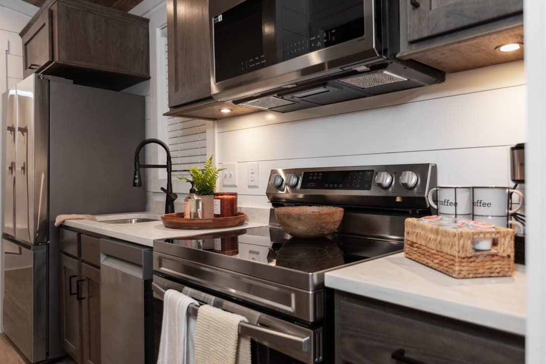 Kinlock kitchen home features