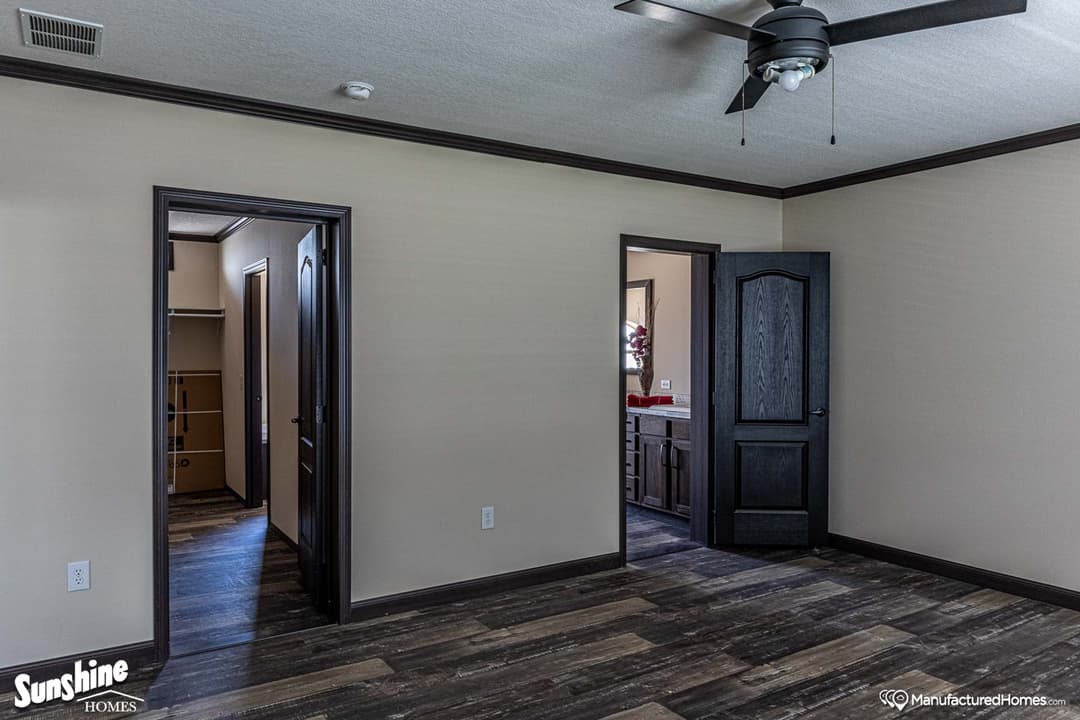 Pri3268-2004 bedroom home features