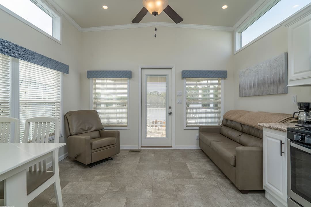 Shore park 4111 interior home features