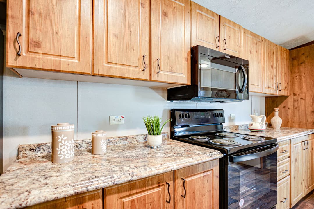 Doublewide s-28×56-32flp kitchen home features