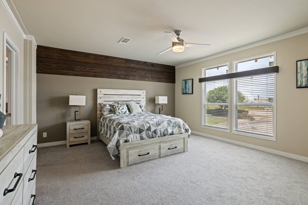 El rancho 32764a bedroom home features