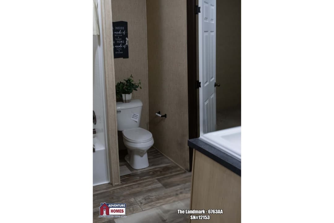 Landmark | 6763aa bathroom home features