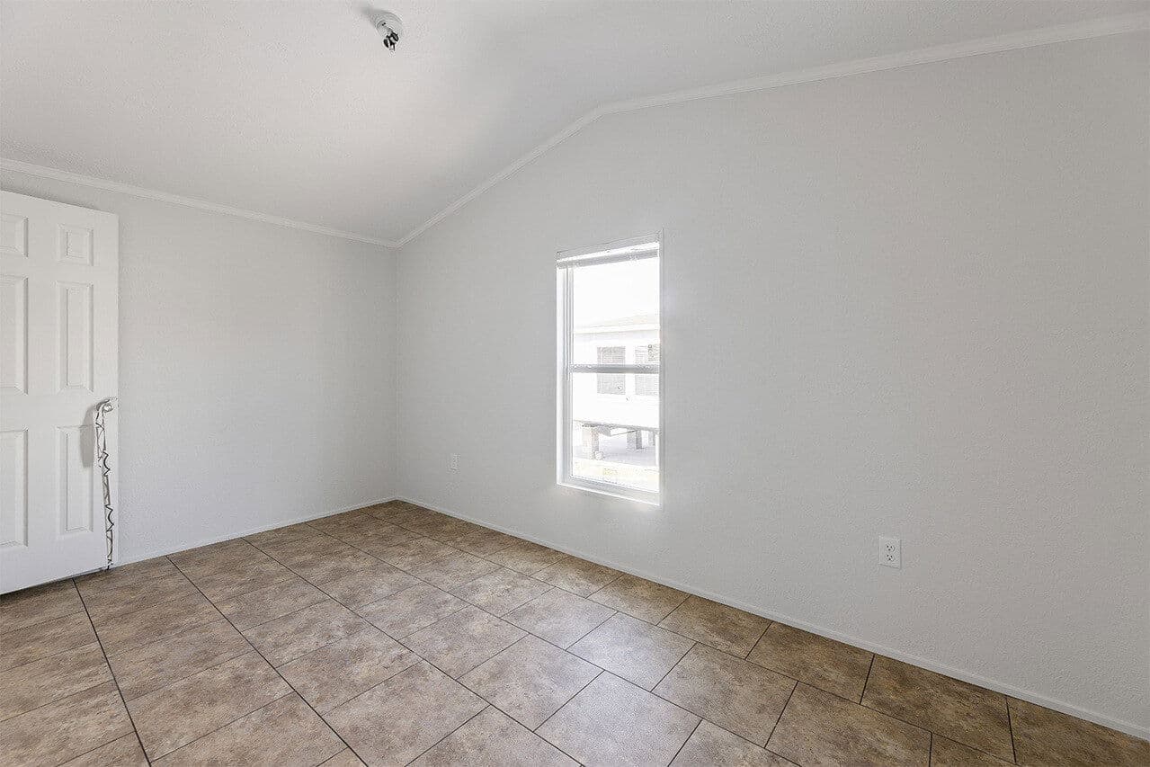 Emerald 16723a interior home features