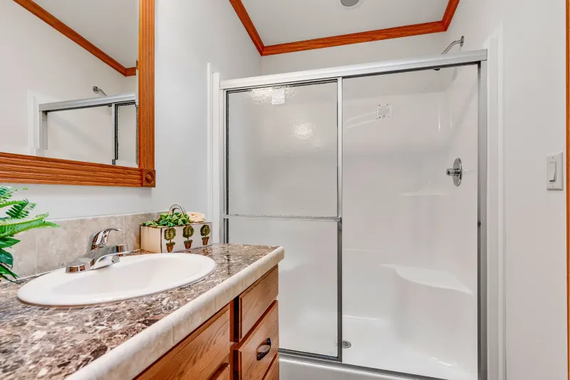 Lexington a236 bathroom home features