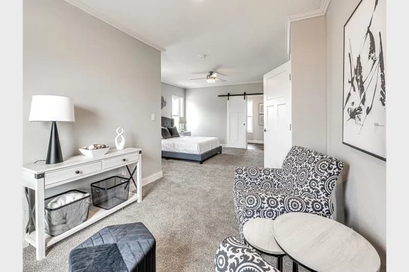 Genesis 9302 bedroom home features