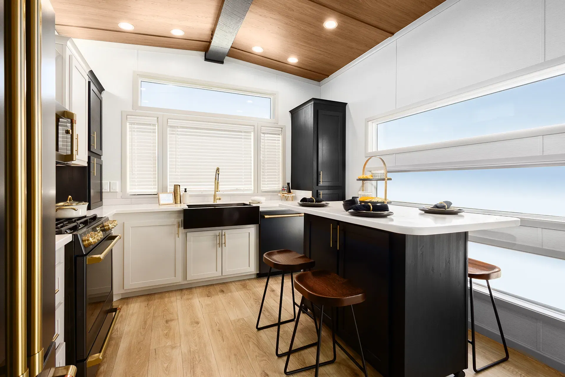 Canadian eldorado 6450 kitchen home features