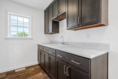 Ne-619 interior home features