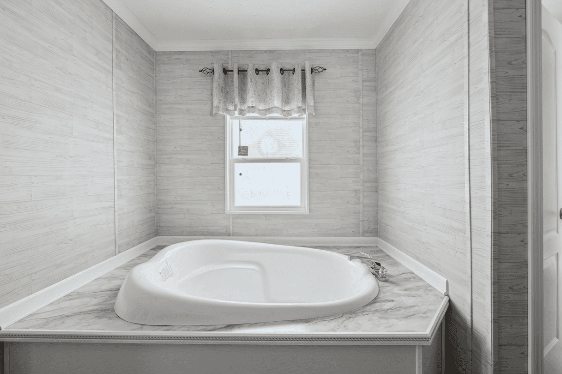 Md-52-32 bathroom home features