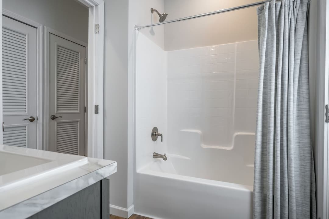 Tiffany bathroom home features