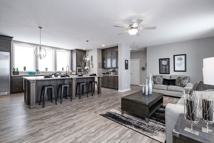 Max supreme 2 28683c interior home features