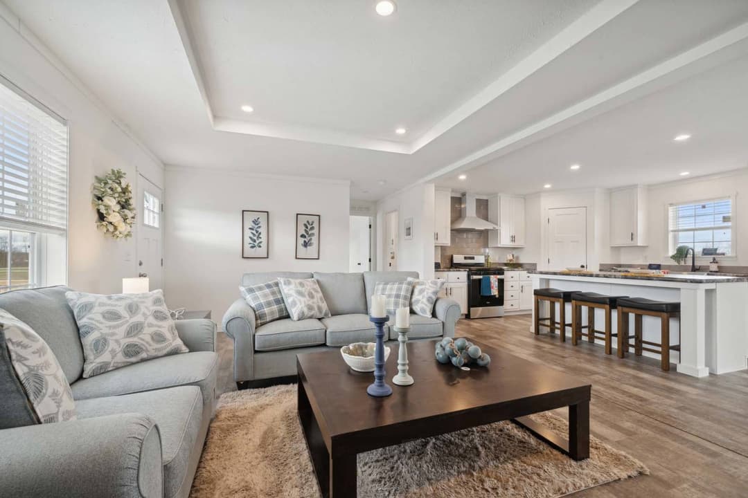 Pursuit interior home features