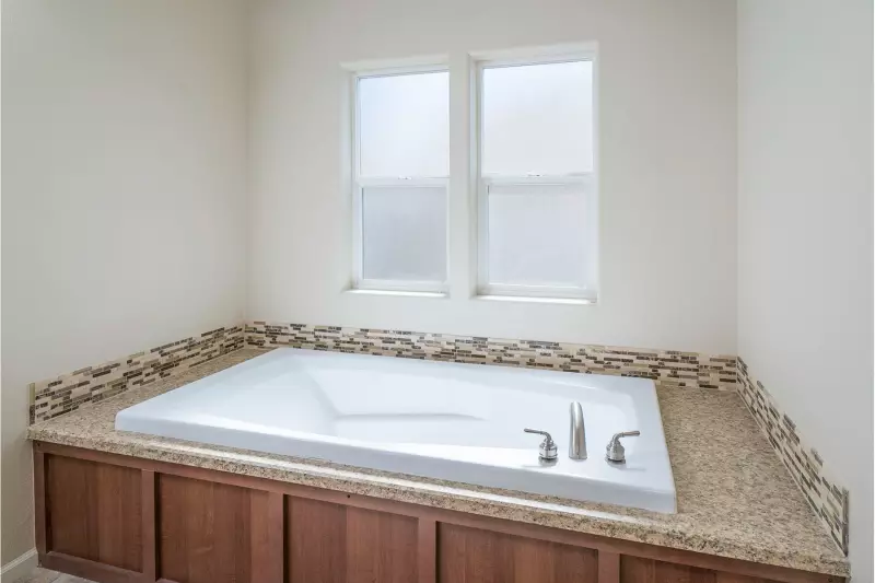 American freedom 2860e bathroom home features