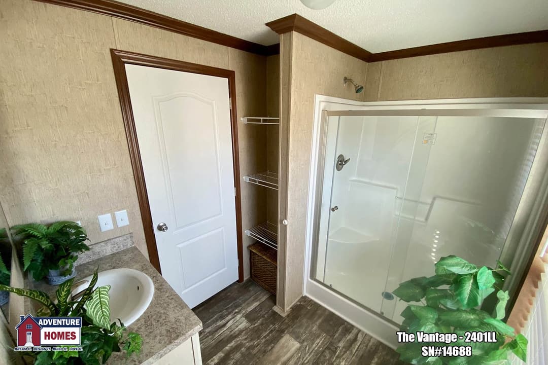 Vantage | 2401ll bathroom home features