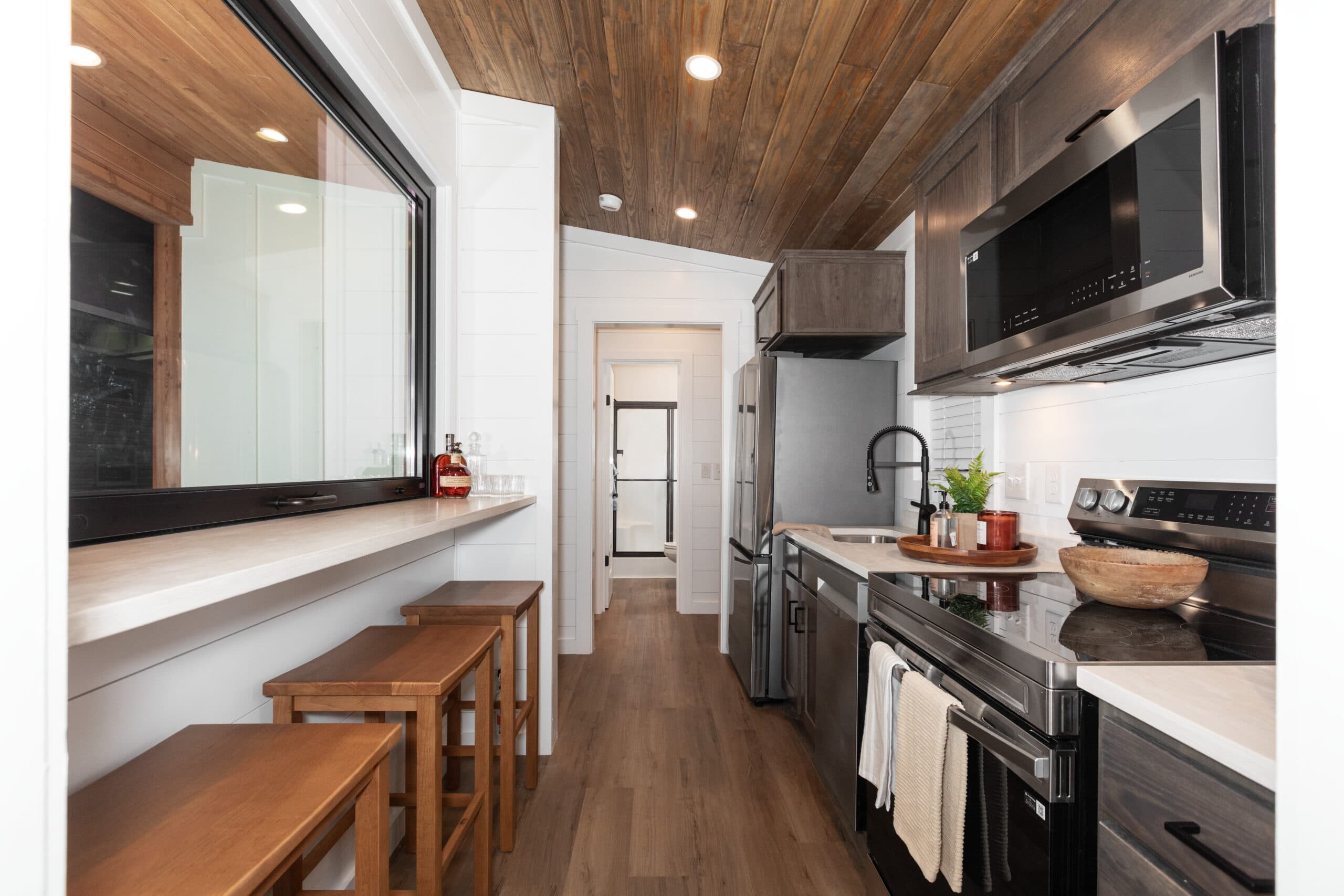 Kinlock kitchen home features