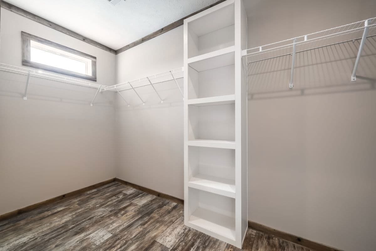 The tyra ii interior home features