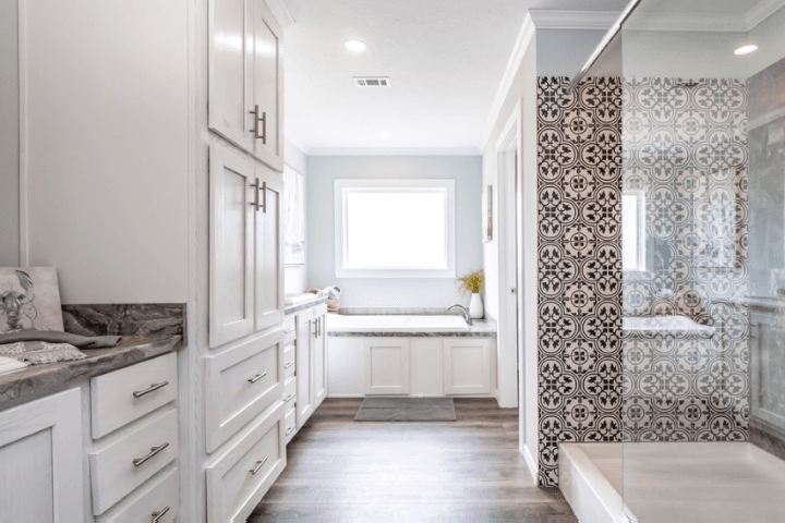 Upshaw bathroom home features