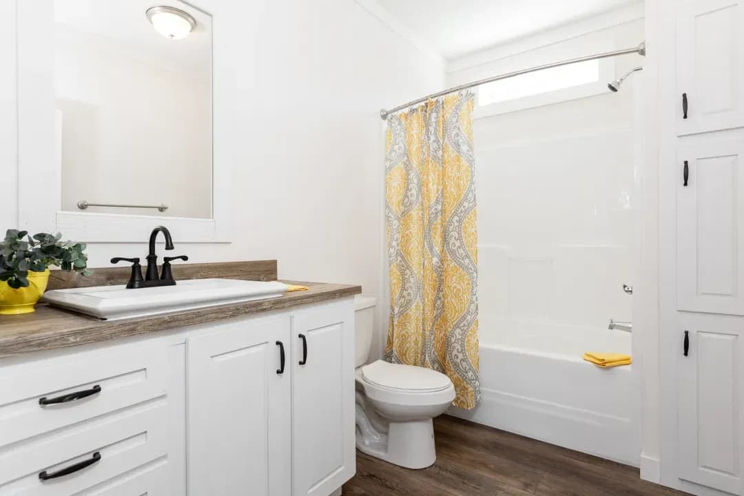 1442 carolina southern comfort bathroom home features