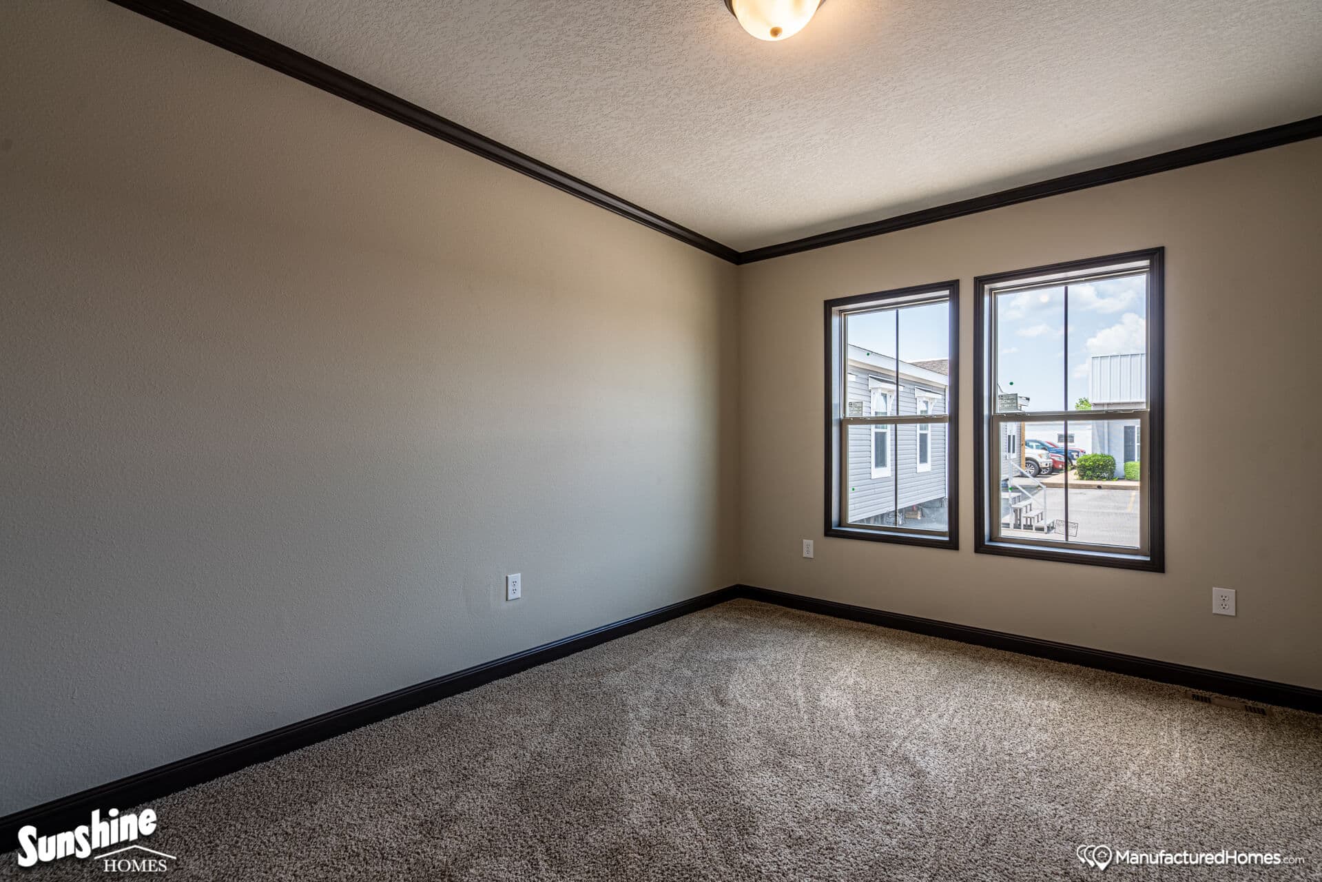 Pri3270-2050 bedroom home features