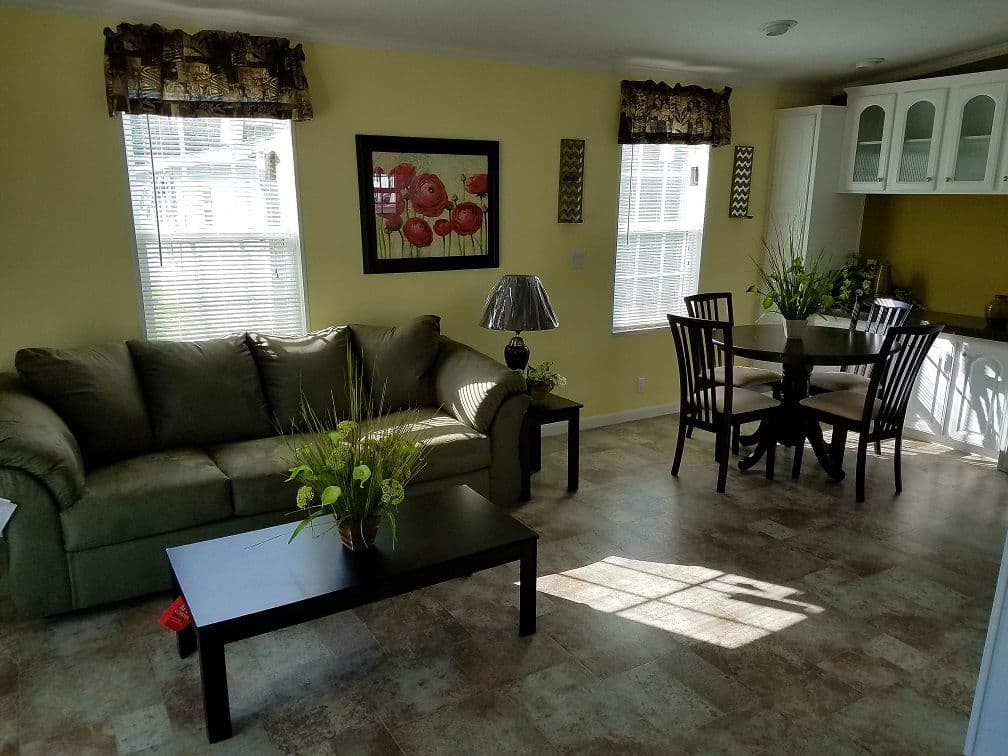 Vacation cottage interior home features