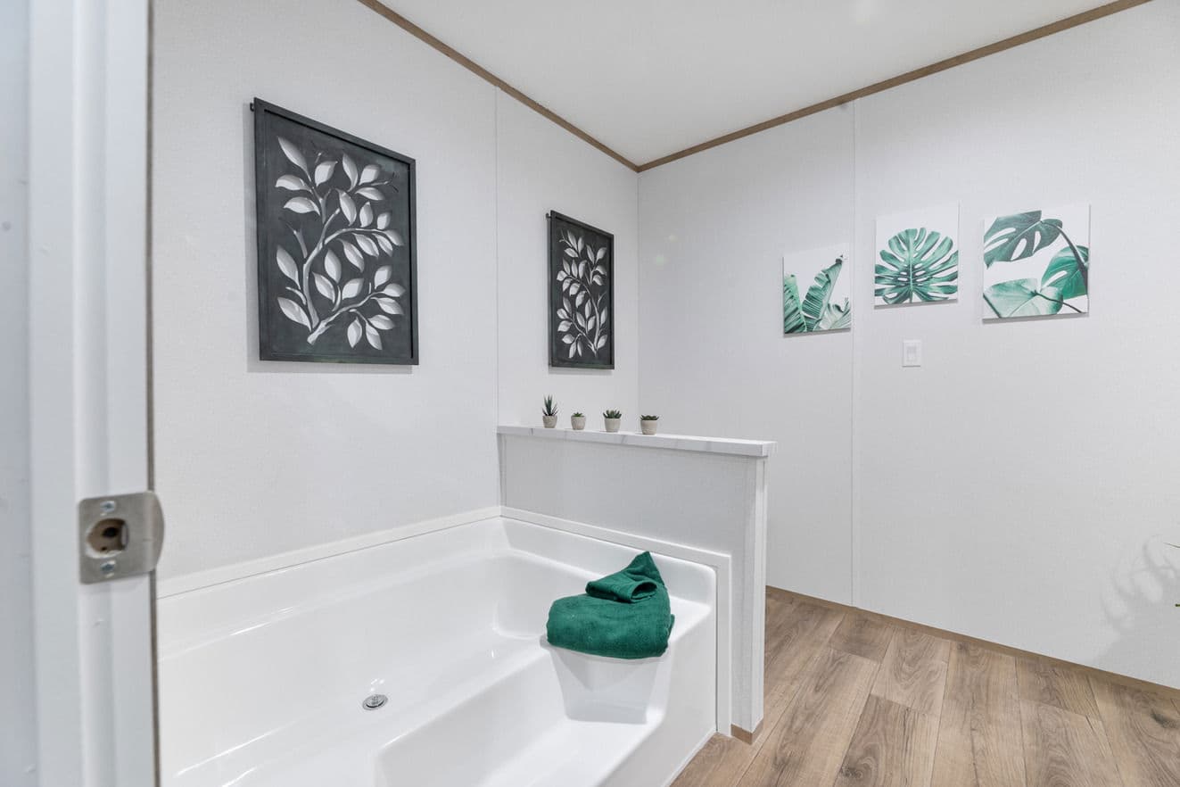 Augusta 16562a bathroom home features